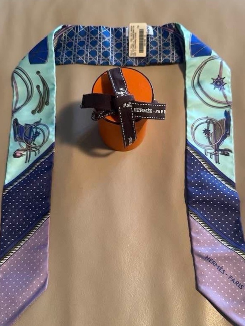 Authentic Hermes "Les Voitures À Transformation" Silk Twilly